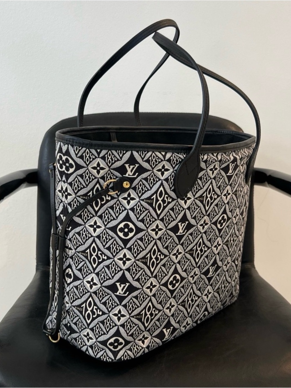 Louis Vuitton Neverfull MM Jacquard Since 1854 Tote with Pouch - Picture 5 of 12